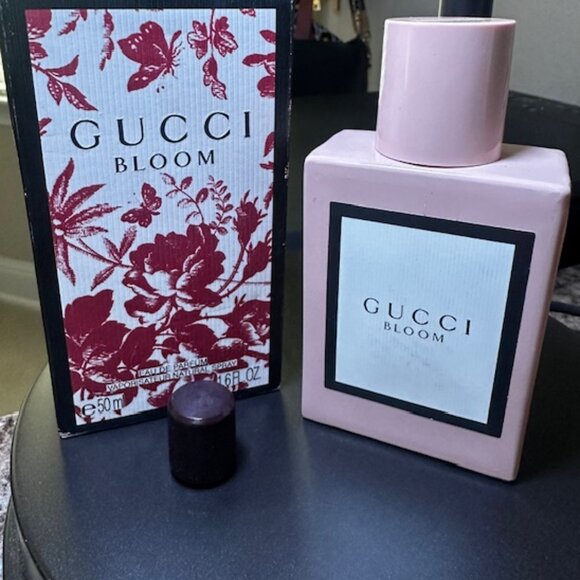 New! Gucci Bloom Eau De Parfum 1.6Oz - Picture 2 of 2
